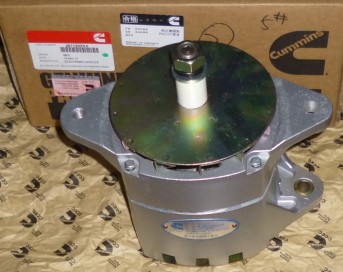 康明斯柴油發(fā)動機(jī)充電機(jī)發(fā)電機(jī)