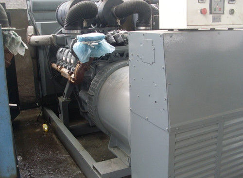 德國曼MAN發(fā)電機(jī)柴油發(fā)動(dòng)機(jī)維修