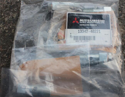 三菱S6R-PTA柴油發(fā)動機前副機驅(qū)動