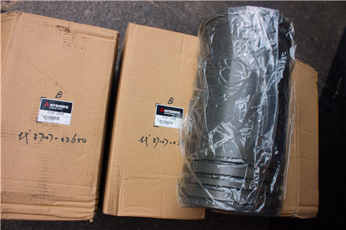 三菱12R發(fā)動機(jī)氣缸曲軸箱缸套