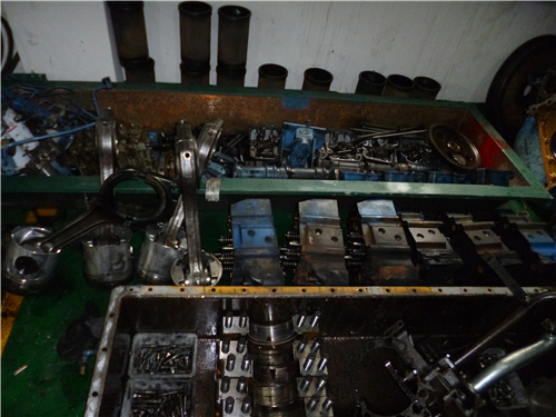 三菱12R發(fā)動機(jī)排氣歧管