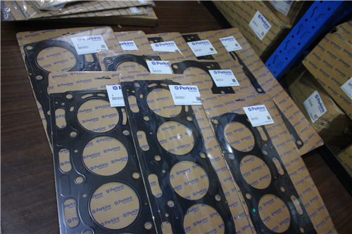 威爾遜信柴油發(fā)電機(jī)組配件1830346 C95汽缸蓋、汽缸墊、氣門、導(dǎo)管、座圈