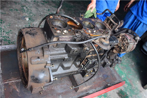 約翰迪爾強(qiáng)鹿柴油發(fā)動機(jī)維修拆卸順序