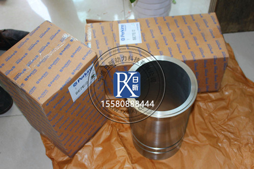 珀金斯發(fā)動(dòng)機(jī)缸套“受傷”揭秘：過度腐蝕與穴蝕之謎